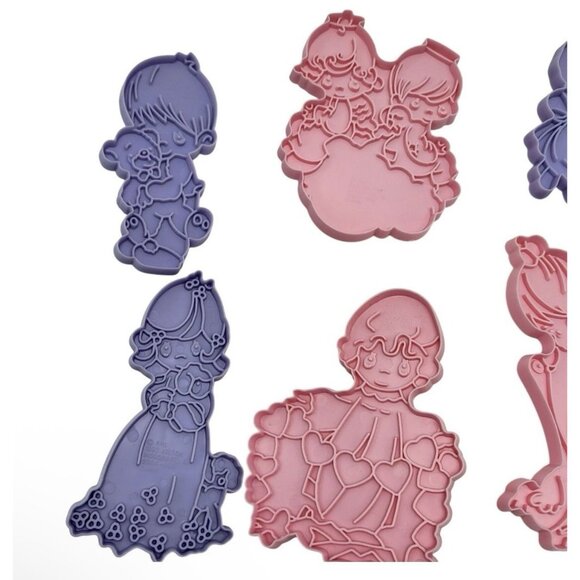 90's Wilton Precious Moments 8-Piece Cookie Cutter Set Dishwasher-Safe In Box - Picture 5 of 7